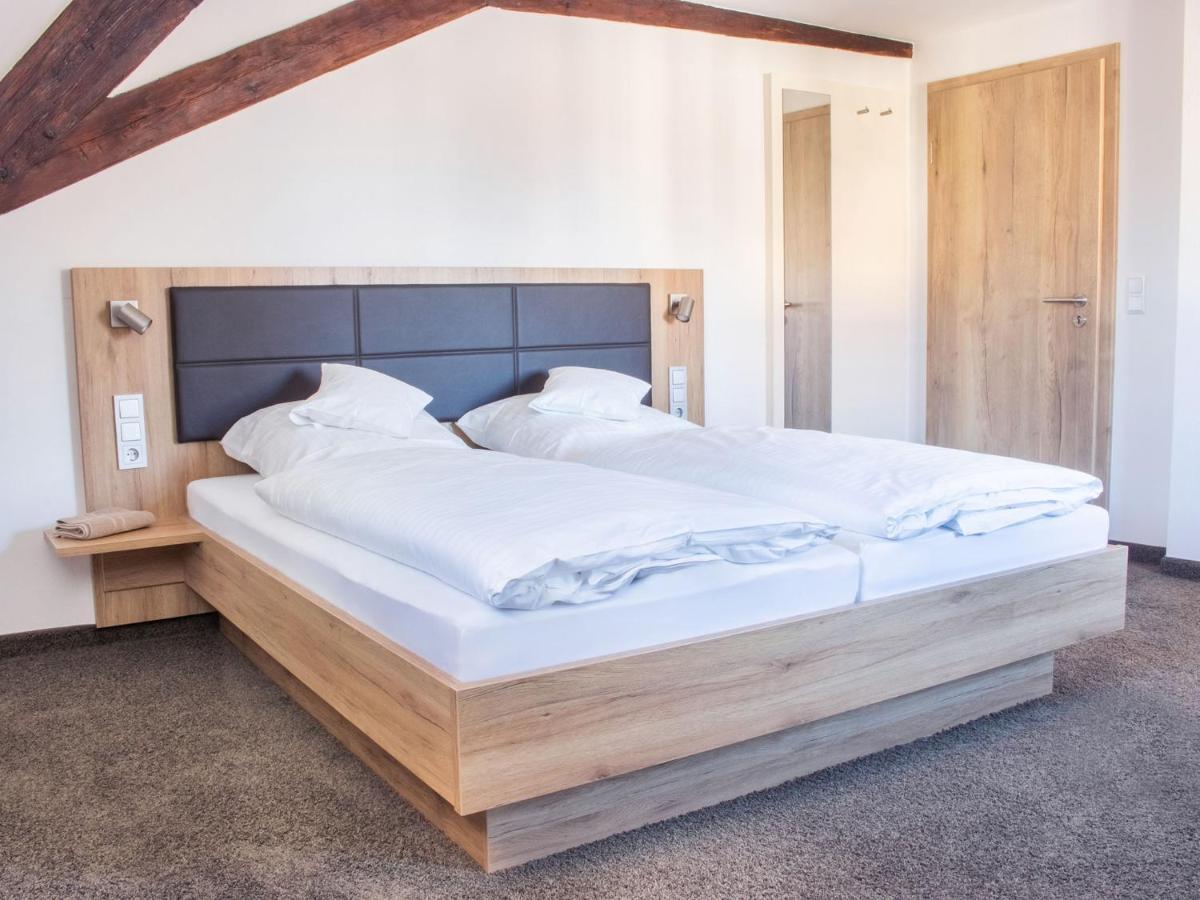 Gasthof Landhotel Hirsch Ostrach Bagian luar foto