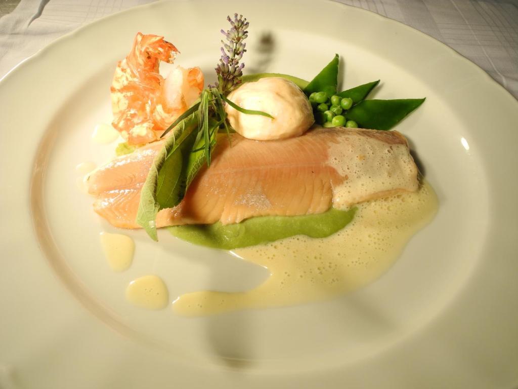 Gasthof Landhotel Hirsch Ostrach Bagian luar foto
